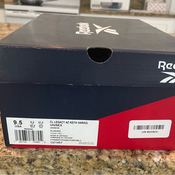 Reebok CL Legacy Keith Haring shoes size 9.5 never worn in box - Picture 4 of 4